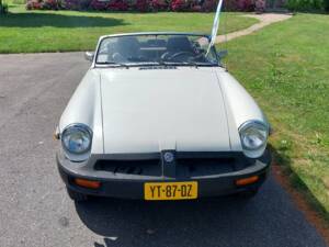 Image 6/8 of MG MGB (1979)