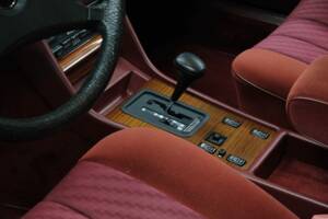 Bild 46/50 von Mercedes-Benz 260 SE (1990)