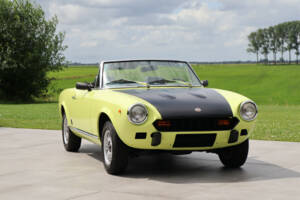 Image 32/50 of FIAT 124 Spider CS1 (1975)