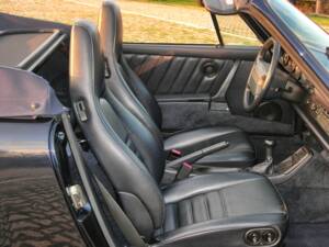 Image 25/42 of Porsche 911 Carrera 2 (1991)