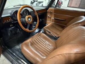 Image 8/18 of Alfa Romeo Giulia GT 1300 Junior (1968)