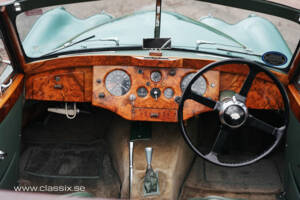 Image 7/23 of Jaguar XK 120 DHC (1954)