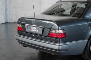 Bild 26/50 von Mercedes-Benz E 500 (1993)