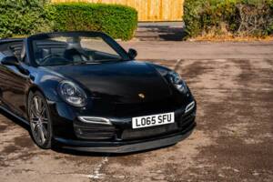 Immagine 33/50 di Porsche 911 Turbo (2015)