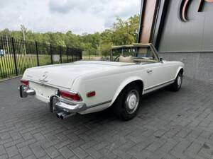 Image 12/50 of Mercedes-Benz 280 SL (1969)