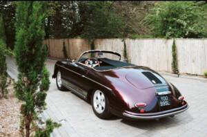 Image 5/15 of Intermeccanica Speedster (1973)