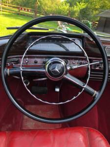 Bild 46/73 von Mercedes-Benz 220 S Cabriolet (1957)