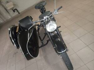 Image 2/7 of BMW R 25 (1951)