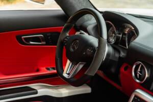 Image 27/50 of Mercedes-Benz SLS AMG (2010)