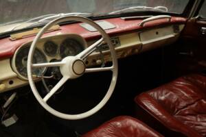 Immagine 3/50 di BMW 503 (1957)