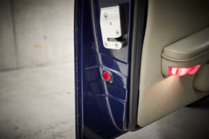 Image 60/97 of Daimler Double Six (1994)