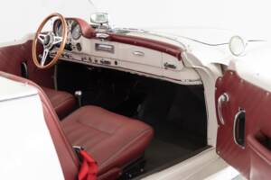 Image 31/40 of Mercedes-Benz 190 SL (1955)