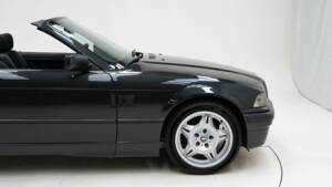 Image 11/15 of BMW 325i (1993)