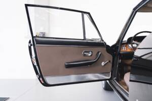 Image 67/100 of Ferrari 330 GT 2+2 (1965)