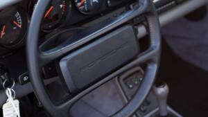 Image 22/46 of Porsche 911 Carrera 2 (1991)