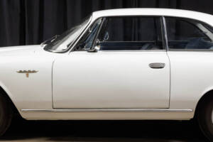 Image 23/98 de Alfa Romeo 2600 Sprint (1964)
