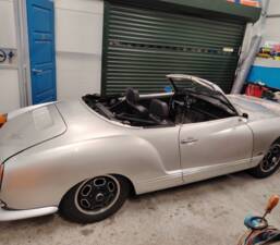 Image 2/14 de Volkswagen Karmann Ghia 1500 (1974)
