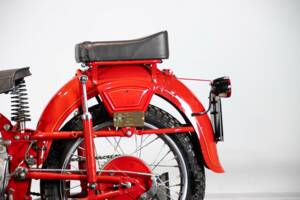 Imagen 34/50 de Moto Guzzi DUMMY (1952)