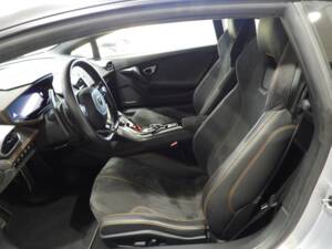 Image 6/15 of Lamborghini Huracán LP 610-4 (2014)