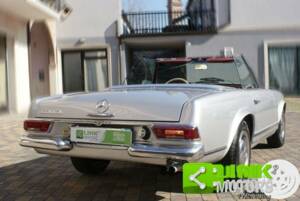 Image 4/10 de Mercedes-Benz 230 SL (1967)