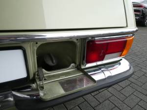 Image 20/28 de Mercedes-Benz 280 CE (1973)