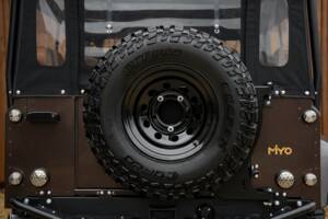 Image 15/38 of Land Rover 110 (1986)