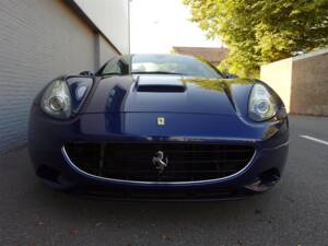 Bild 7/99 von Ferrari California (2009)