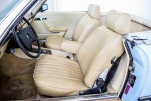 Immagine 6/50 di Mercedes-Benz 450 SL (1978)