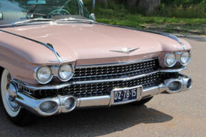 Bild 4/40 von Cadillac 62 Coupe DeVille (1959)