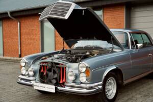 Immagine 75/84 di Mercedes-Benz 280 SE 3,5 (1970)