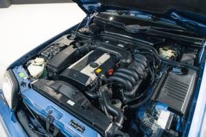 Image 32/35 of Mercedes-Benz SL 320 (1998)