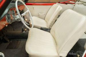 Image 13/19 of Volkswagen Karmann Ghia 1200 (1963)