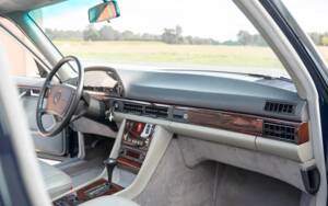 Image 38/72 de Mercedes-Benz 500 SEL (1984)