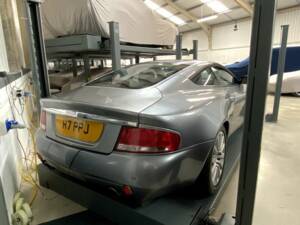 Image 4/50 of Aston Martin V12 Vanquish (2003)