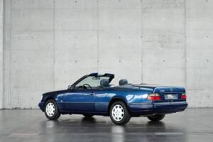 Bild 12/50 von Mercedes-Benz E 200 (1996)