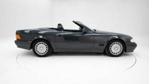 Image 9/15 of Mercedes-Benz 500 SL (1989)