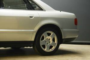 Immagine 8/50 di Audi A8 4.2 quattro (1995)
