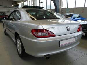 Imagen 27/32 de Peugeot 406 Coupé 2.0 16V (2000)
