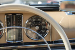 Image 17/38 of Mercedes-Benz 300 SL Roadster (1961)