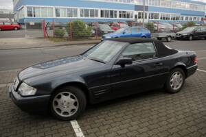 Immagine 13/17 di Mercedes-Benz SL 280 (1995)