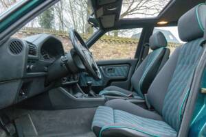 Image 32/50 of BMW 316i Touring (1993)