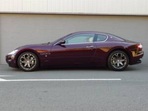 Image 6/98 of Maserati GranTurismo 4.2 (2008)