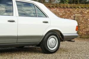 Image 38/50 de Mercedes-Benz 280 S (1988)