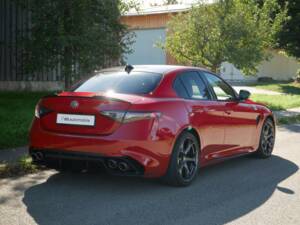Bild 10/40 von Alfa Romeo Giulia Quadrifoglio (1900)