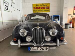 Image 5/22 of Jaguar 240 (1968)