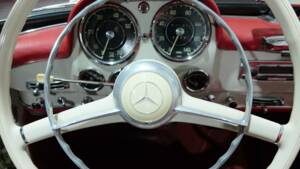 Image 5/31 of Mercedes-Benz 190 SL (1959)