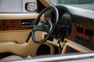 Immagine 12/17 di Aston Martin Virage Volante (1992)