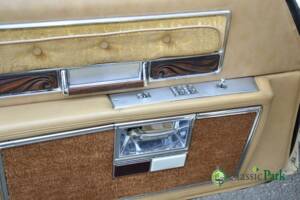 Immagine 13/50 di Buick Electra 225 Hardtop (1976)