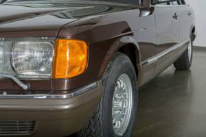Image 7/20 of Mercedes-Benz 500 SEL (1982)