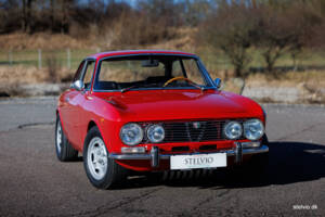 Image 5/43 of Alfa Romeo 2000 GT Veloce (1972)
